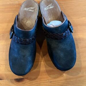 Ladies Dansko clogs, sz 41 (10), dk brown suede with braidsed strap